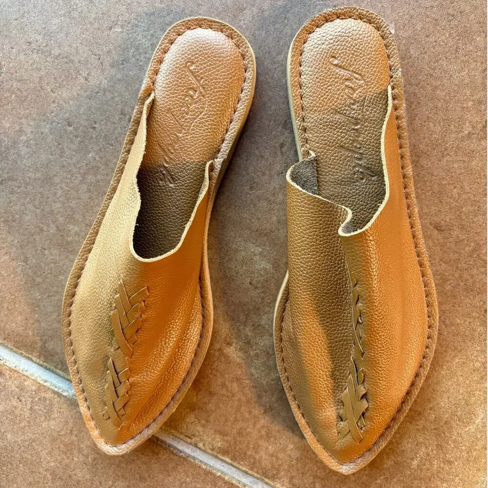 Free People Nova Flat Pebbled Leather Top Stitched Pointy Toe Mules size 7 - Picture 2 of 16